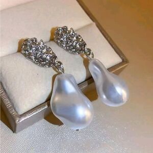 Silver Plated White Faux Baroque Drop Earring